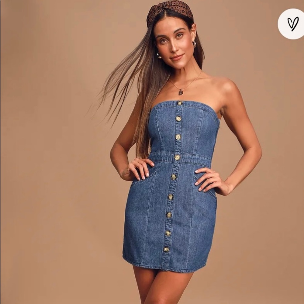 Lulu’s Too Much Fun Medium Wash Denim Strapless Button-Front Mini Dress M NWOT
